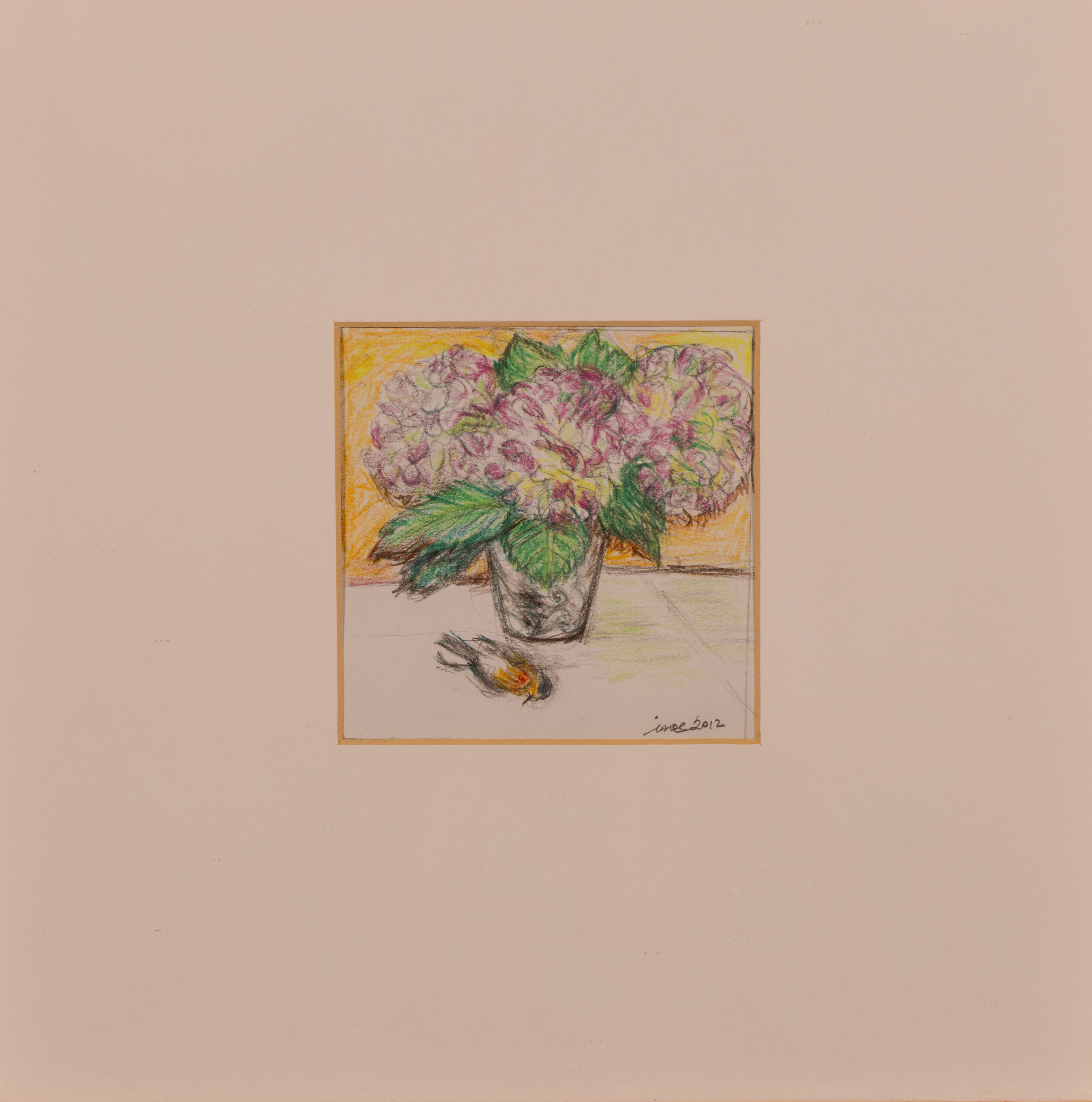 Blumen und tote Vogel