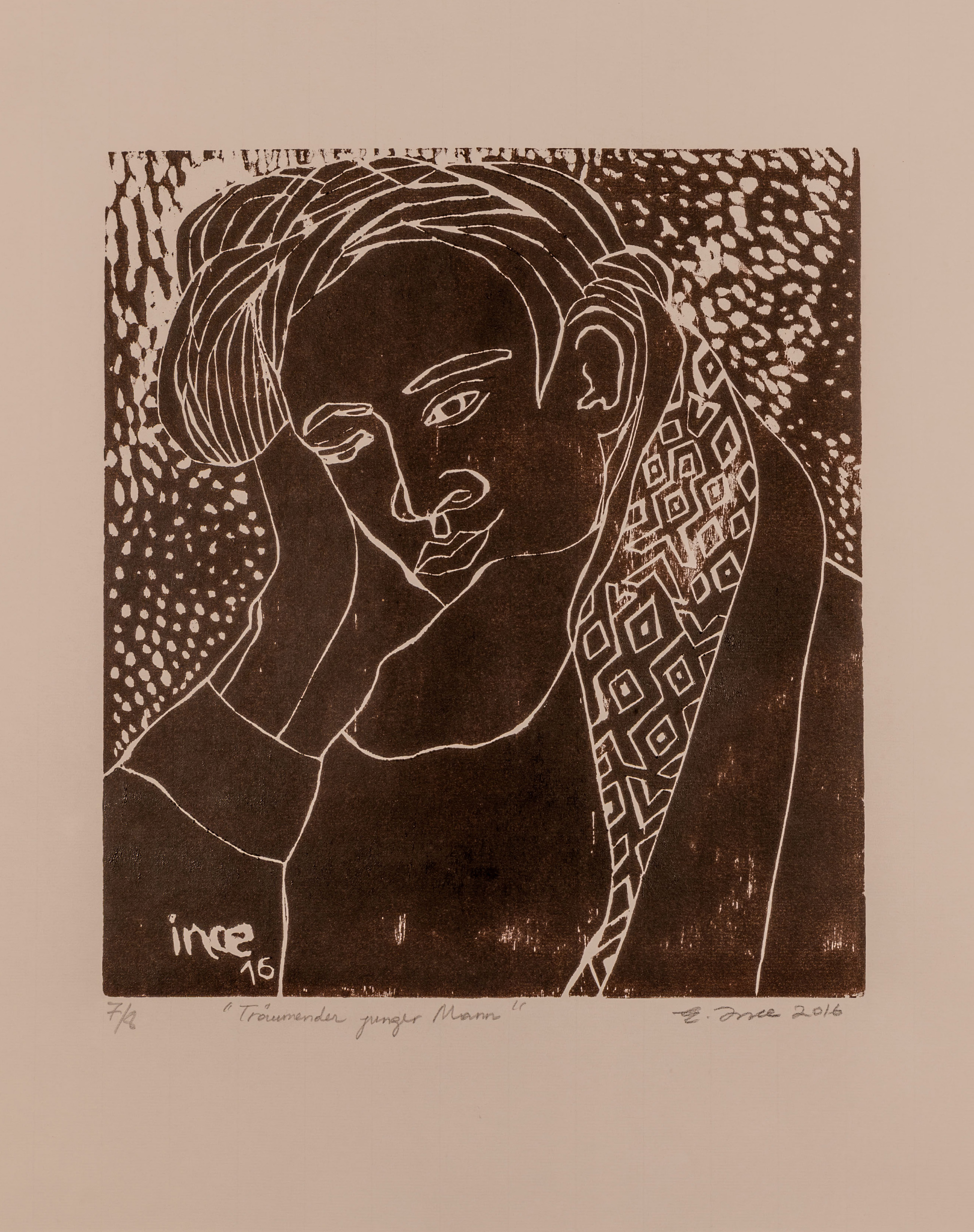 Träumender junger mann